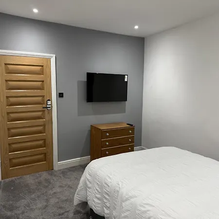 Hotel Deluxe In Beautiful Bournville Village
